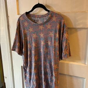 LuLaRoe Multicolor Star Pattern Short Sleeve Tee